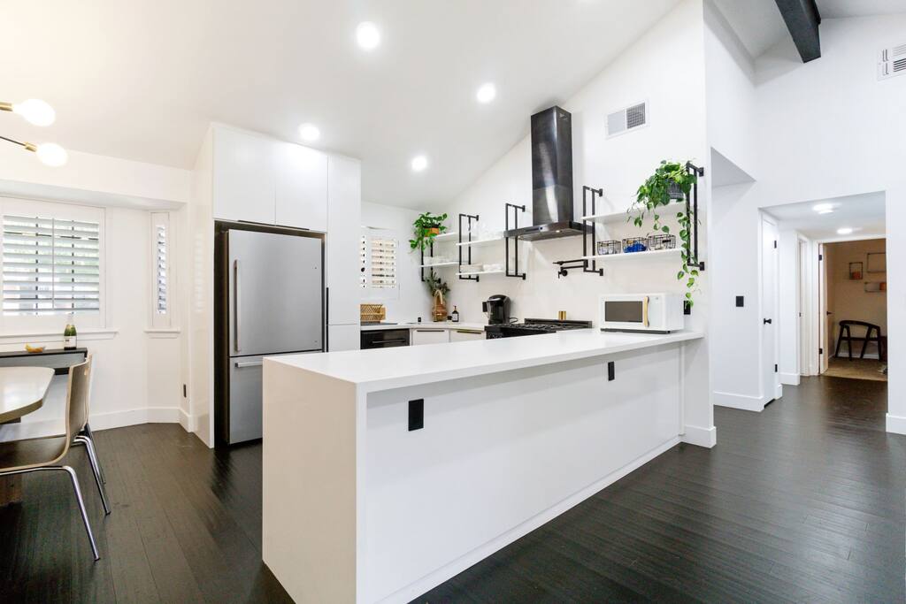 3BD 2BTH Modern Home Near Yosemite Natl Park - 1