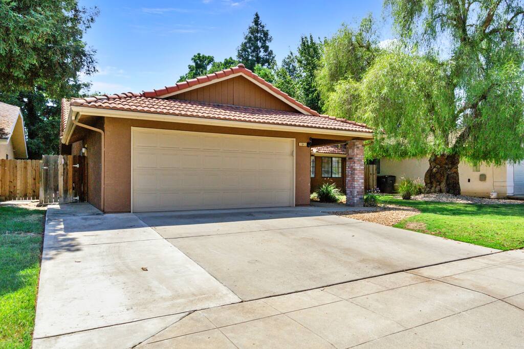 3BD 2BTH Modern Home Near Yosemite Natl Park - 2