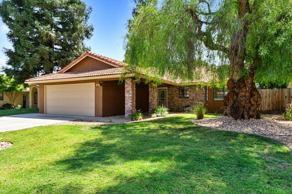 3BD 2BTH Modern Home Near Yosemite Natl Park - 4