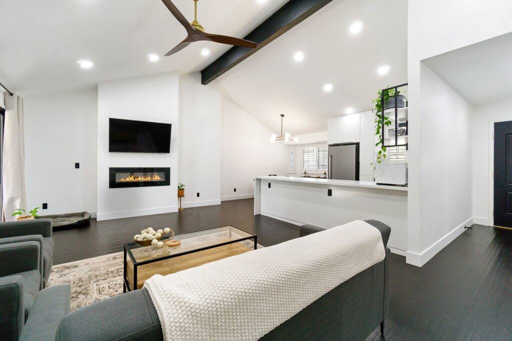 3BD 2BTH Modern Home Near Yosemite Natl Park - 6