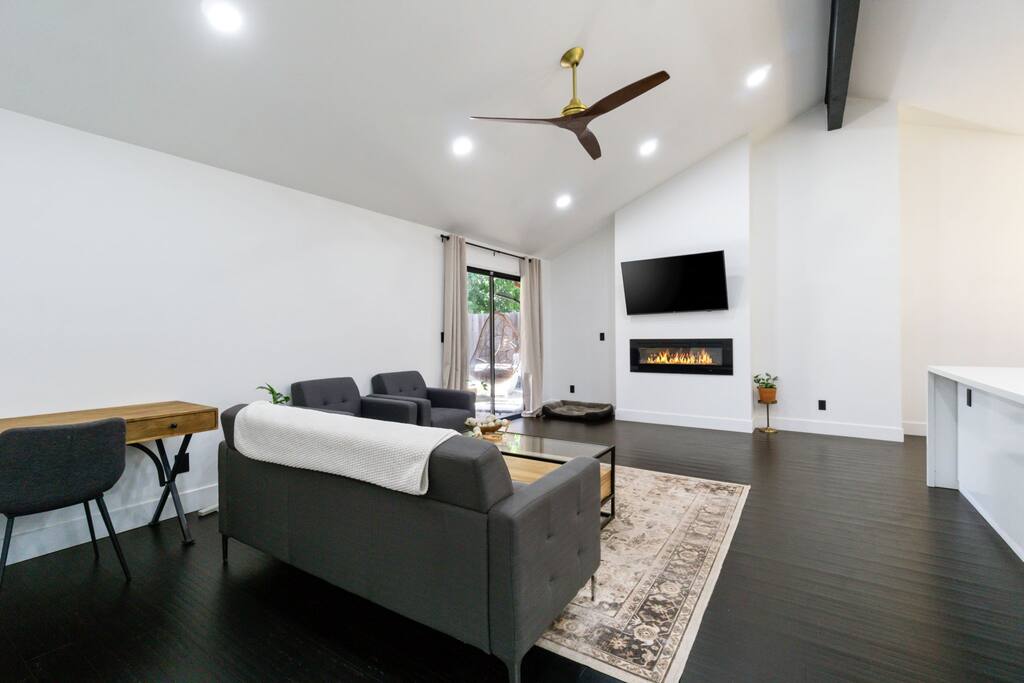 3BD2BTH Modern Home Near Yosemite Natl Park - 5